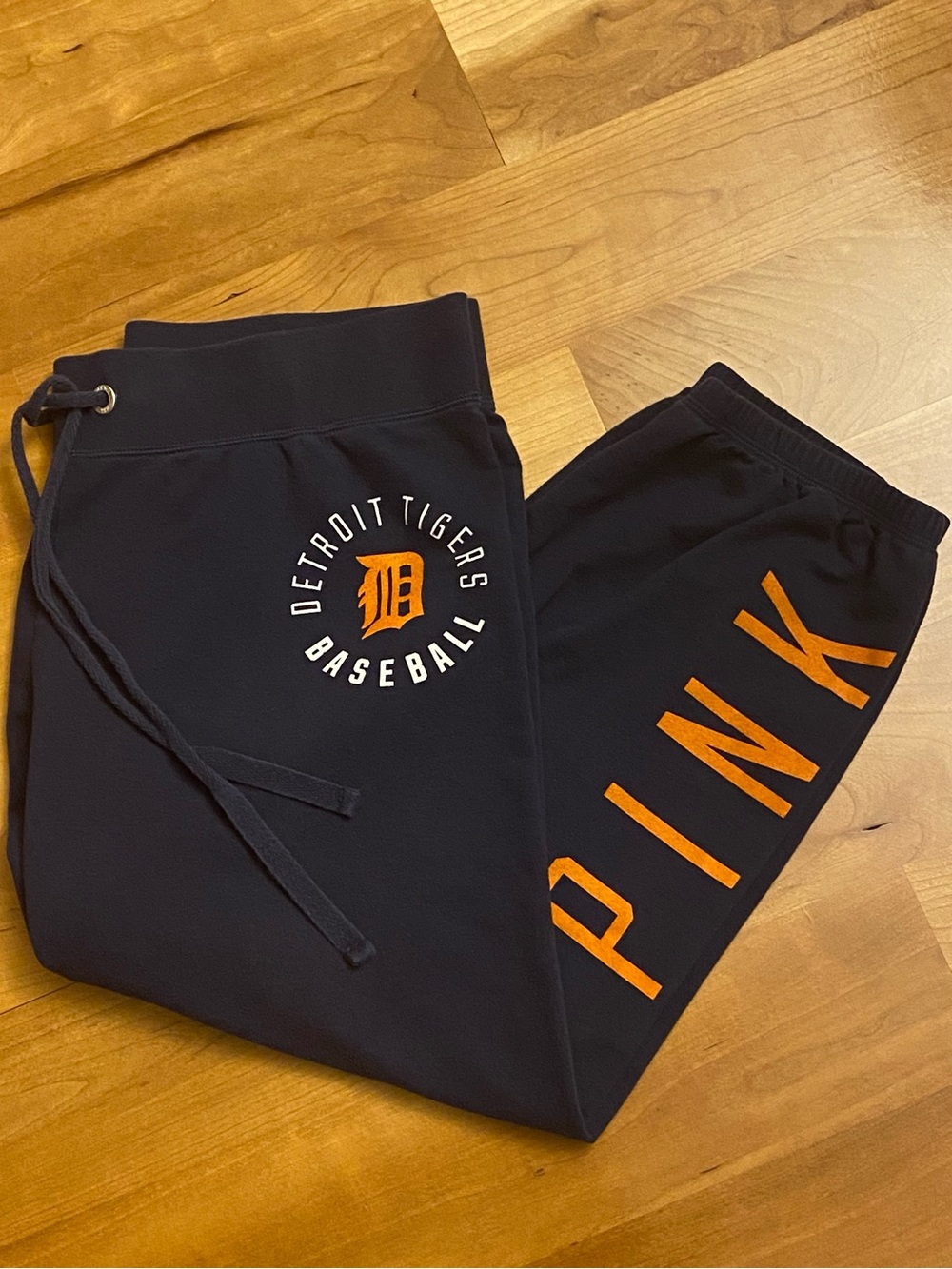 Y2K PINK Victoria's Secret Detroit Tigers Baseball Capri Sweatpants